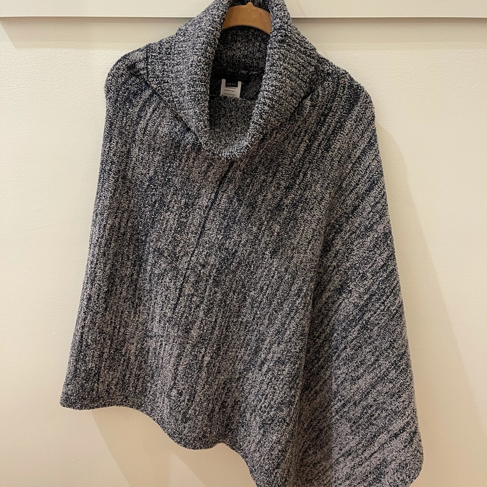 Barefoot dreams poncho